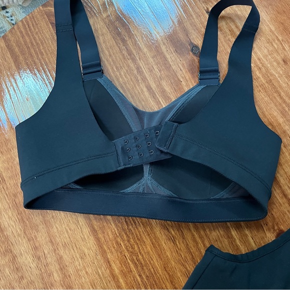 Bundle of Nike Sports Bras, Sz XS, NWOT - Picture 3 of 10